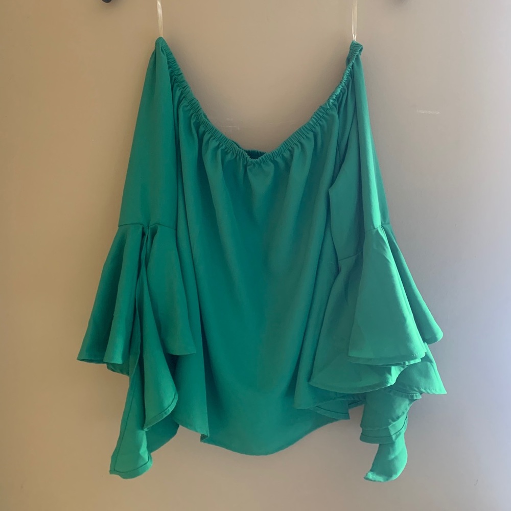💚Green Off the Shoulder Top💚